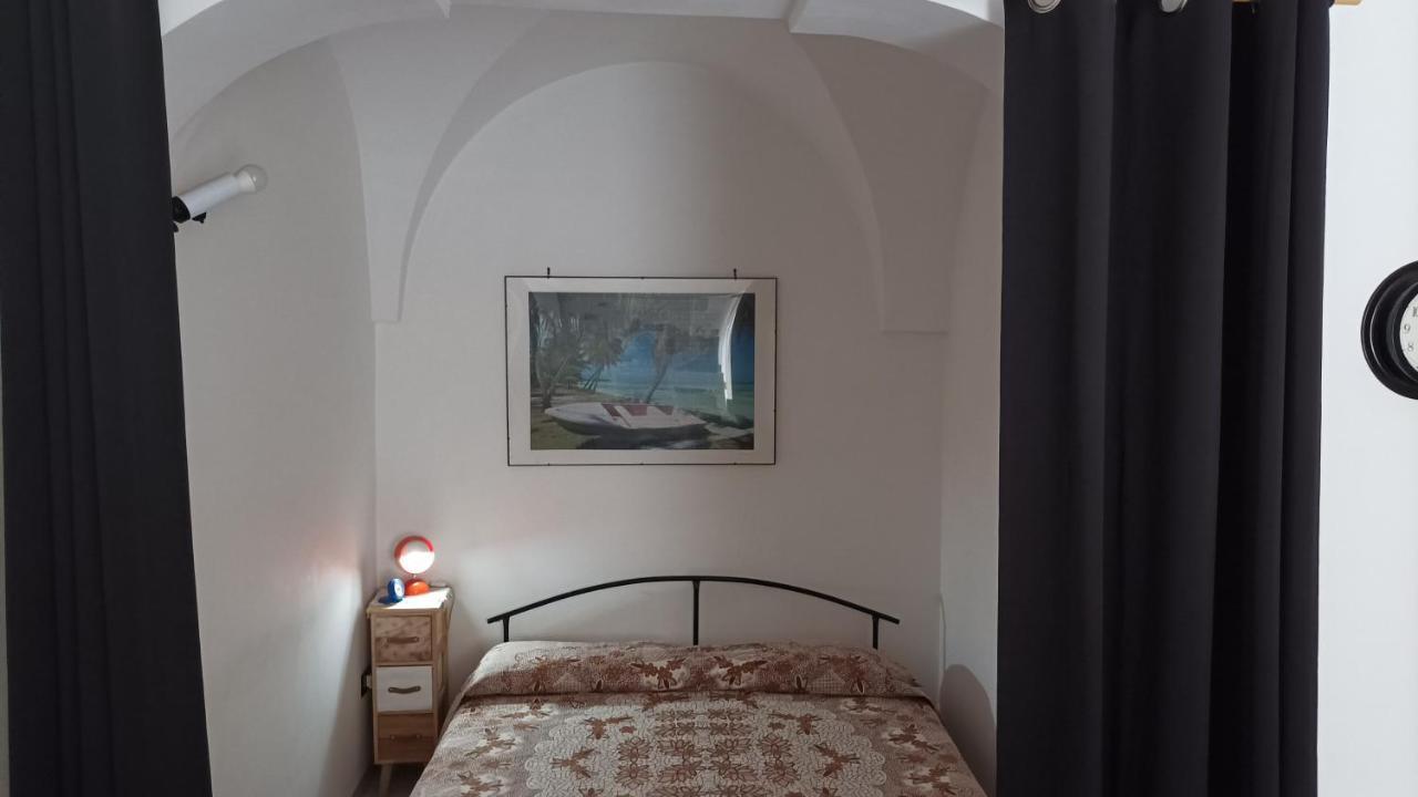 Miniecocasa Ottocentesca In Zona Free-Parking Ed Ecoclimatizzata Ostuni Exterior foto