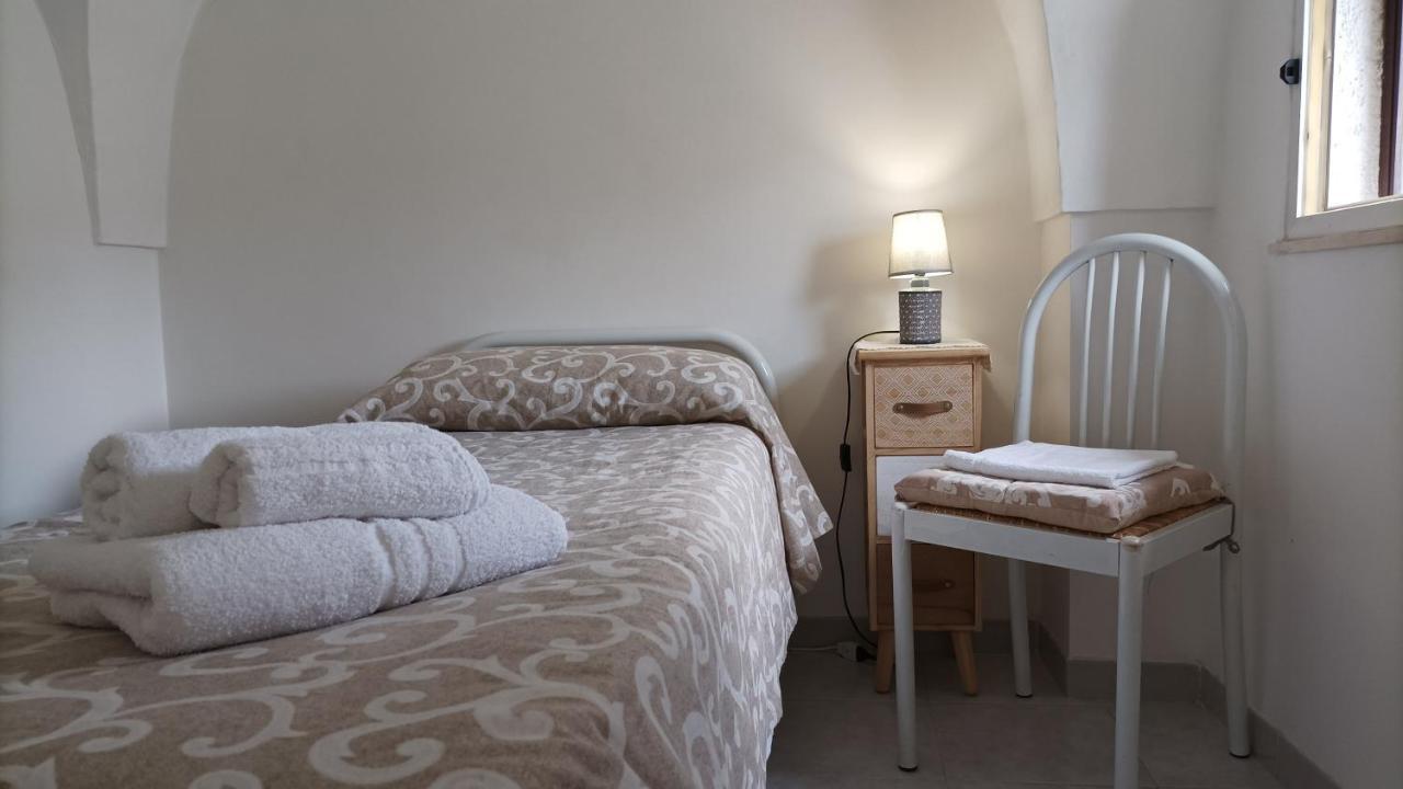 Miniecocasa Ottocentesca In Zona Free-Parking Ed Ecoclimatizzata Ostuni Exterior foto